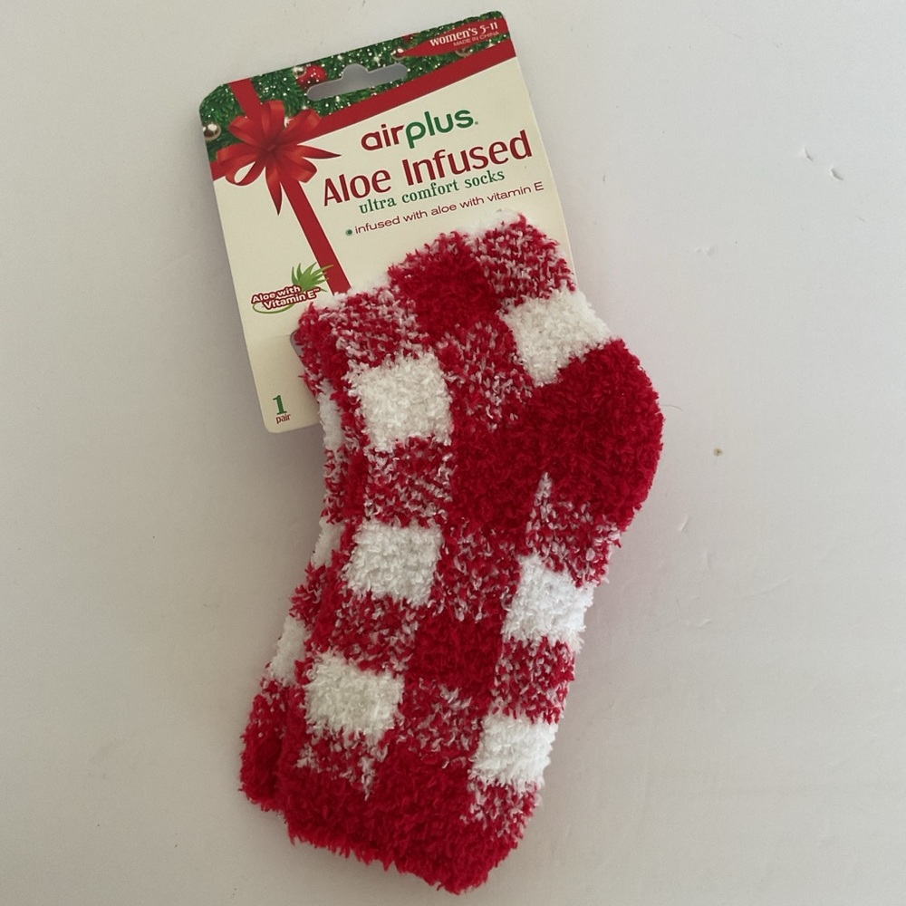 Air Plus Aloe Infused Socks NWT Size 5-9